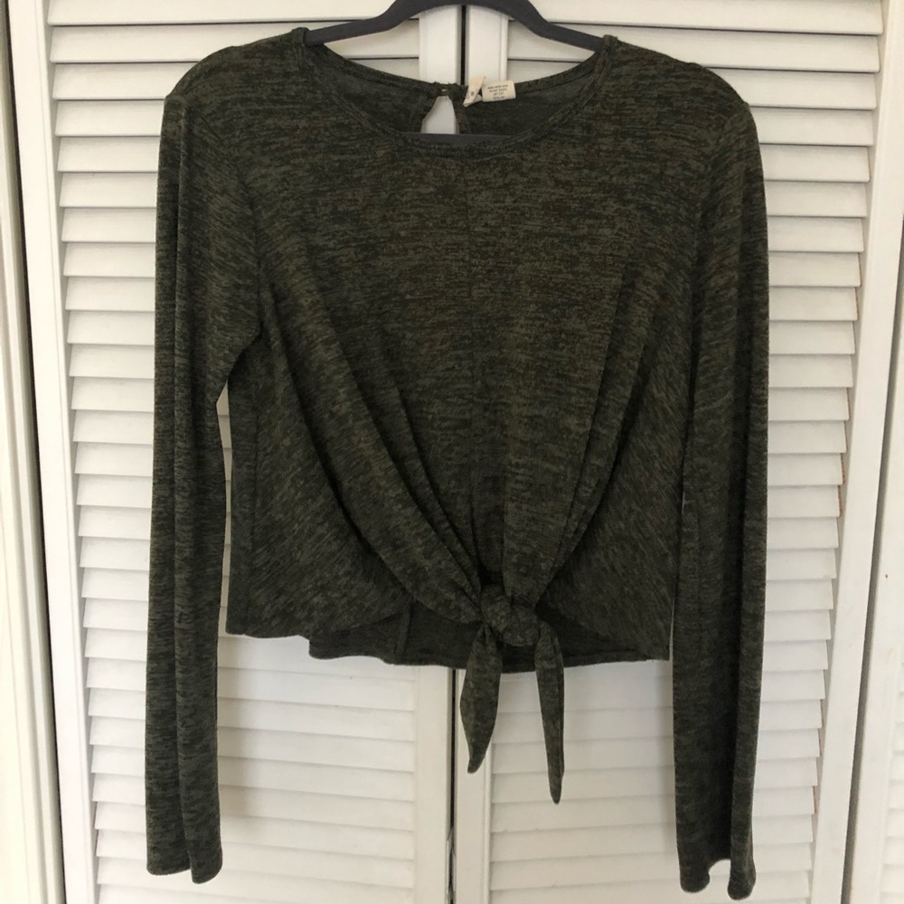 Green tie top with flared sleeves